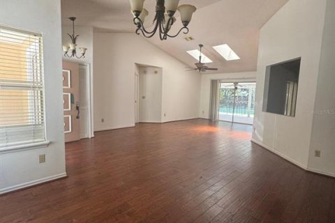 House in Orlando, Florida 4 bedrooms, 193.05 sq.m. № 1873239 - photo 2