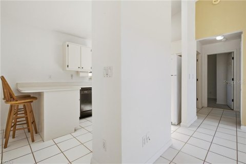 Купить виллу или дом в Кейп-Корал, Флорида 3 комнаты, 109.25м2, № 2200819 - фото 28