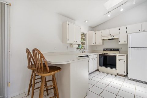Купить виллу или дом в Кейп-Корал, Флорида 3 комнаты, 109.25м2, № 2200819 - фото 14