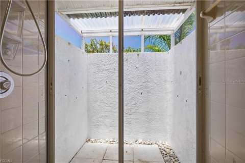 Купить виллу или дом в Кейп-Корал, Флорида 3 комнаты, 109.25м2, № 2200819 - фото 22