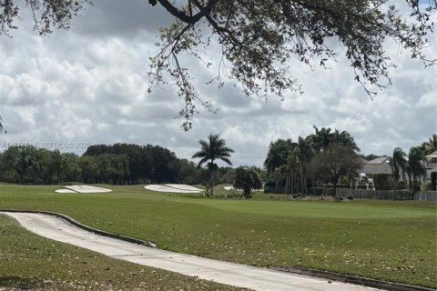 House in Weston, Florida 3 bedrooms, 292.64 sq.m. № 2043078 - photo 8