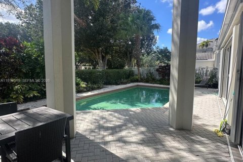 House in Weston, Florida 3 bedrooms, 292.64 sq.m. № 2043078 - photo 6