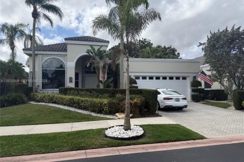 House in Weston, Florida 3 bedrooms, 292.64 sq.m. № 2043078