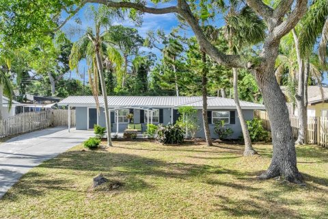 House in Bradenton, Florida 2 bedrooms, 131.18 sq.m. № 2258542