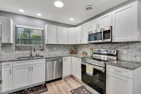Casa en venta en Bradenton, Florida, 2 dormitorios, 131.18 m2 № 2258542 - foto 20