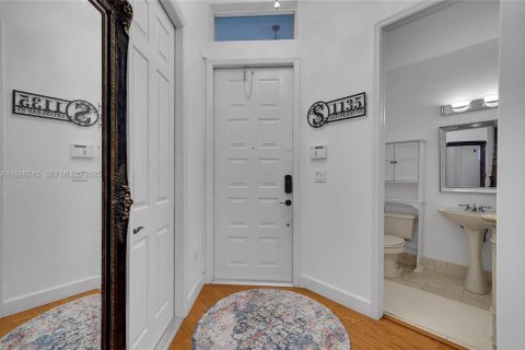 Купить виллу или дом в Холливуд, Флорида 4 спальни, 228.54м2, № 1988223 - фото 10