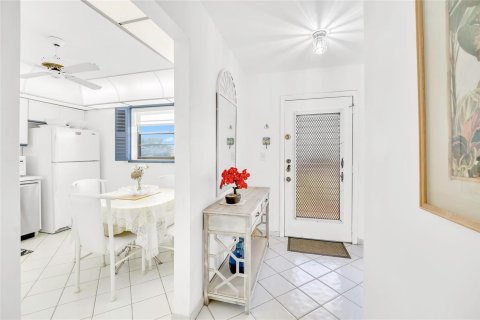 Купить кондоминиум в Тамарак, Флорида 1 комната, 117.99м2, № 2179769 - фото 7