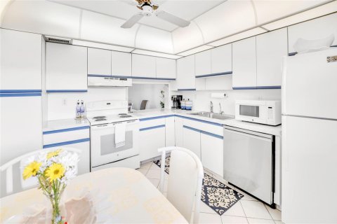Купить кондоминиум в Тамарак, Флорида 1 комната, 117.99м2, № 2179769 - фото 6