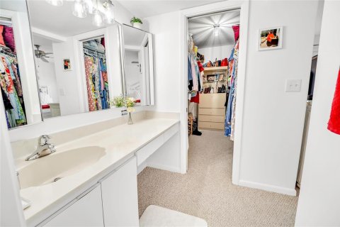 Купить кондоминиум в Тамарак, Флорида 1 комната, 117.99м2, № 2179769 - фото 20