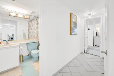 Купить кондоминиум в Тамарак, Флорида 1 комната, 117.99м2, № 2179769 - фото 15