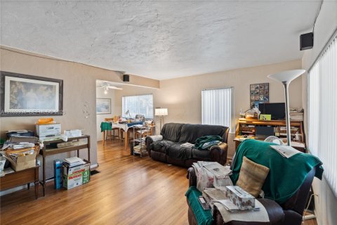 Villa ou maison à vendre à South Miami, Floride: 2 chambres, 86.96 m2 № 2068216 - photo 27