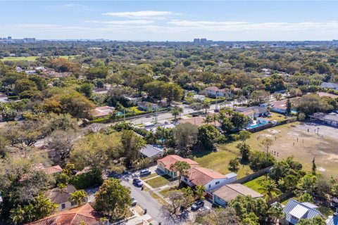 Villa ou maison à vendre à South Miami, Floride: 2 chambres, 86.96 m2 № 2068216 - photo 7