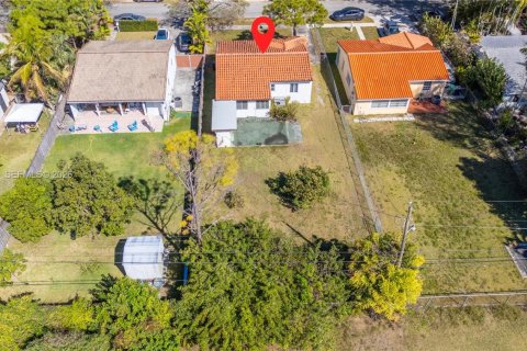 Villa ou maison à vendre à South Miami, Floride: 2 chambres, 86.96 m2 № 2068216 - photo 16