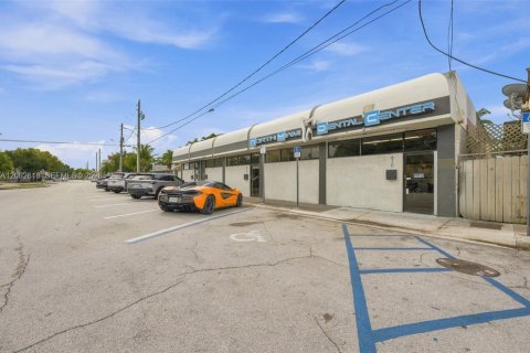 Commercial property in North Miami, Florida № 2265251 - photo 5