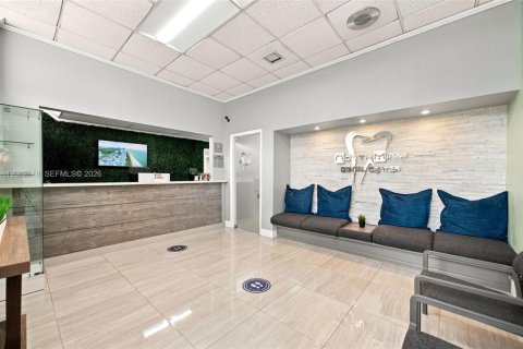 Commercial property in North Miami, Florida № 2265251 - photo 7