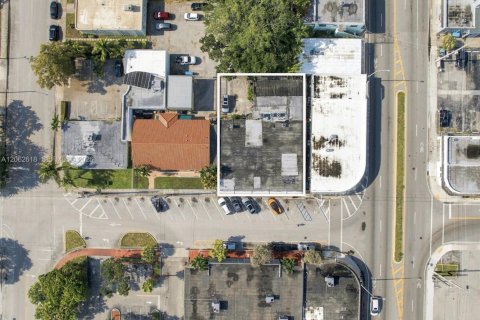 Commercial property in North Miami, Florida № 2265251