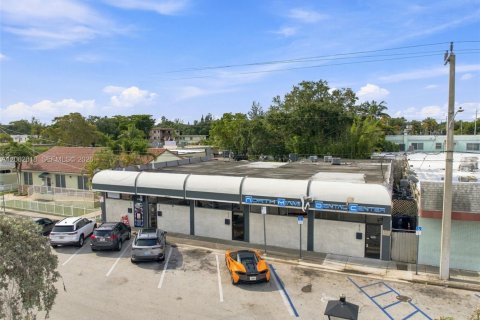 Commercial property in North Miami, Florida № 2265251 - photo 4