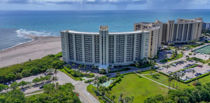 Condo in Jupiter, Florida, 2 bedrooms № 2181113