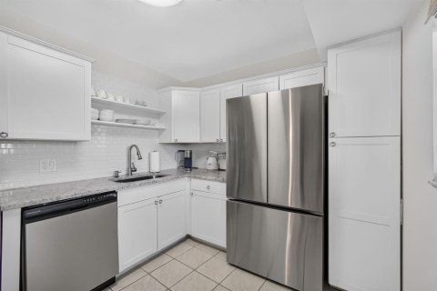 Condo in Jupiter, Florida, 2 bedrooms № 2181113 - photo 12
