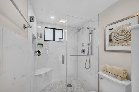 Condo in Jupiter, Florida, 2 bedrooms № 2181113 - photo 27
