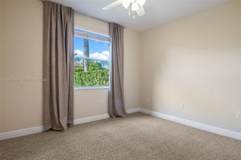 Villa ou maison à louer à Davie, Floride: 4 chambres, 325.34 m2 № 1986323 - photo 21