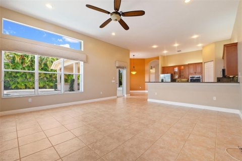 Villa ou maison à louer à Davie, Floride: 4 chambres, 325.34 m2 № 1986323 - photo 7