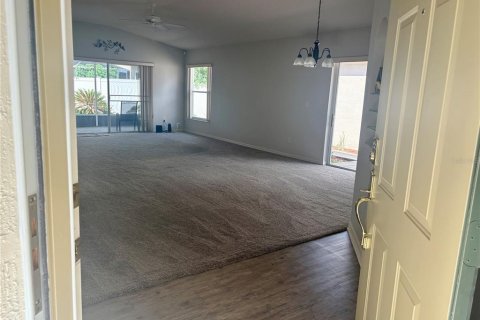 Villa ou maison à vendre à Clermont, Floride: 2 chambres, 111.48 m2 № 2419734 - photo 3