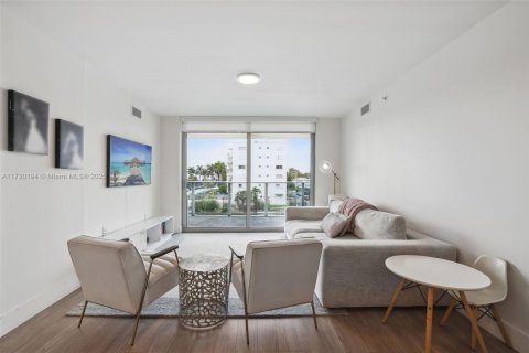 Condo in Bay Harbor Islands, Florida, 2 bedrooms  № 1484243 - photo 4