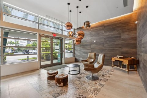 Condo in Bay Harbor Islands, Florida, 2 bedrooms  № 1484243 - photo 21