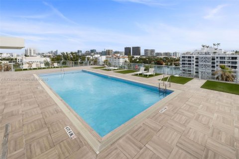 Condo in Bay Harbor Islands, Florida, 2 bedrooms  № 1484243 - photo 25