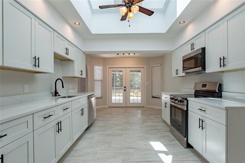 Villa ou maison à vendre à Spring Hill, Floride: 3 chambres, 184.88 m2 № 1785016 - photo 7