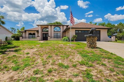 Villa ou maison à vendre à Spring Hill, Floride: 3 chambres, 184.88 m2 № 1785016 - photo 1