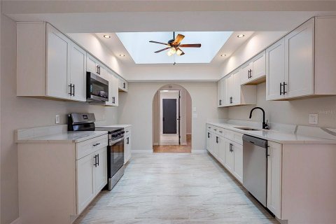 Villa ou maison à vendre à Spring Hill, Floride: 3 chambres, 184.88 m2 № 1785016 - photo 5