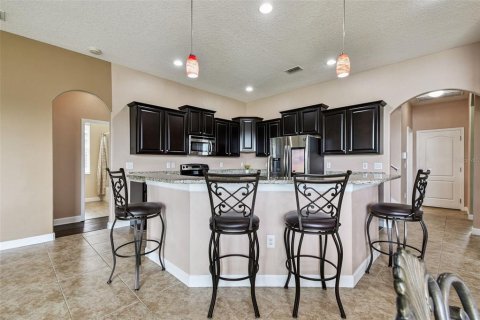 House in Ruskin, Florida 4 bedrooms, 358.42 sq.m. № 2205913 - photo 9