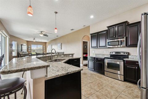 House in Ruskin, Florida 4 bedrooms, 358.42 sq.m. № 2205913 - photo 3