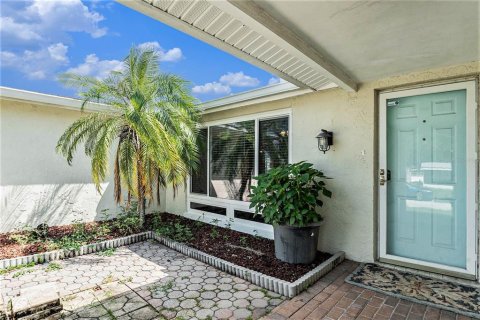 Casa en venta en Port Richey, Florida, 3 dormitorios, 148.83 m2 № 1917585 - foto 2