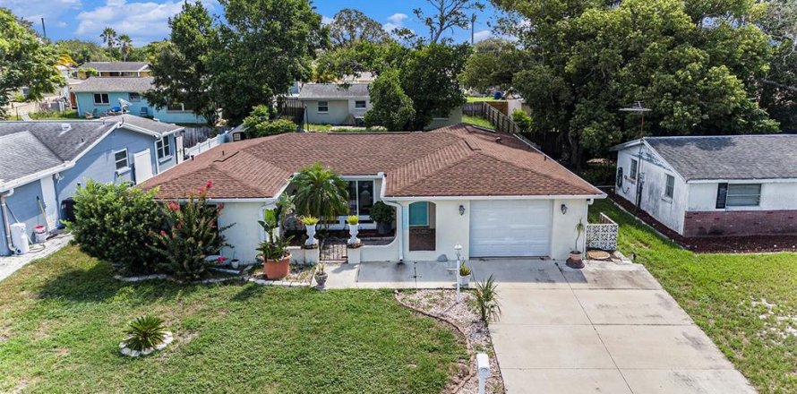 Casa en Port Richey, Florida 3 dormitorios, 148.83 m2 № 1917585