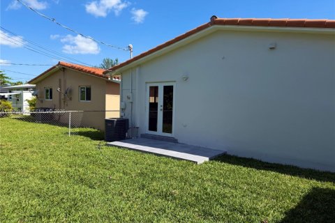 Купить виллу или дом в Майами, Флорида 4 спальни, 131.27м2, № 2065258 - фото 16