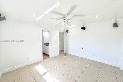 Купить виллу или дом в Майами, Флорида 4 спальни, 131.27м2, № 2065258 - фото 28
