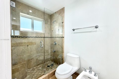 Купить виллу или дом в Майами, Флорида 4 спальни, 131.27м2, № 2065258 - фото 25