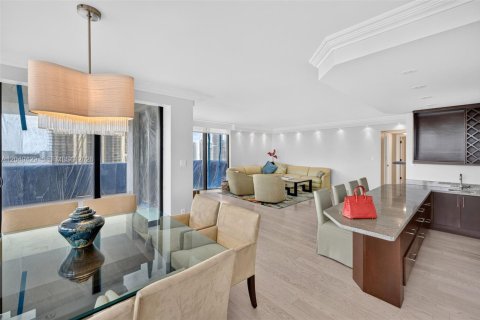 Купить кондоминиум в Авентура, Флорида 2 спальни, 176.61м2, № 2187849 - фото 4