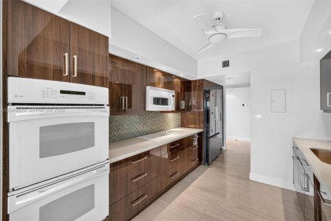 Купить кондоминиум в Авентура, Флорида 2 спальни, 176.61м2, № 2187849 - фото 19