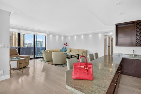 Купить кондоминиум в Авентура, Флорида 2 спальни, 176.61м2, № 2187849 - фото 29
