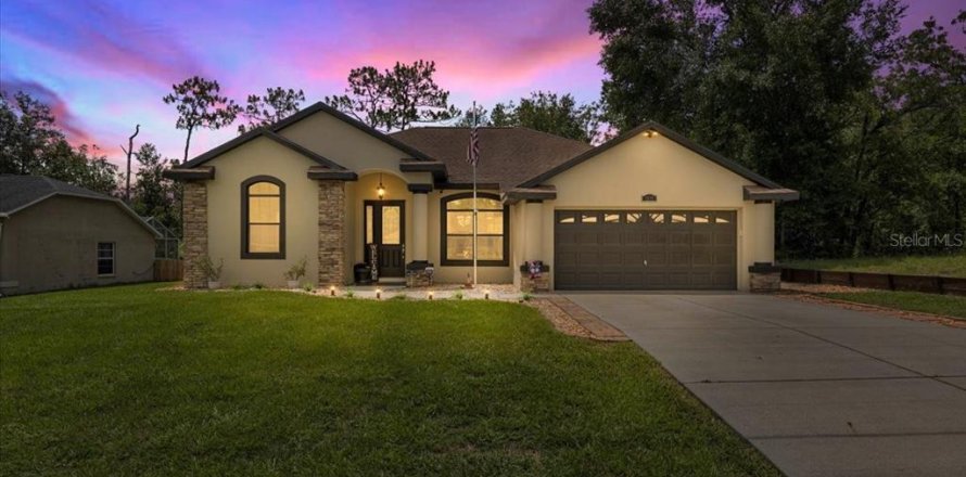 Casa en Citrus Springs, Florida 3 dormitorios, 205.04 m2 № 1826806