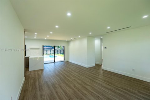 Casa en venta en Miami Lakes, Florida, 3 dormitorios, 96.62 m2 № 1992676 - foto 12