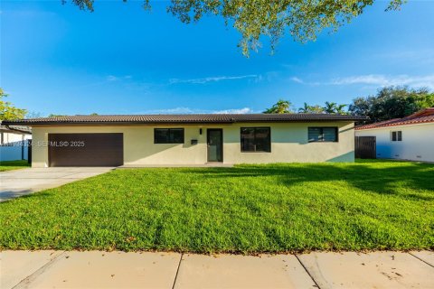 Casa en venta en Miami Lakes, Florida, 3 dormitorios, 96.62 m2 № 1992676 - foto 3