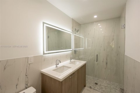 Casa en venta en Miami Lakes, Florida, 3 dormitorios, 96.62 m2 № 1992676 - foto 20