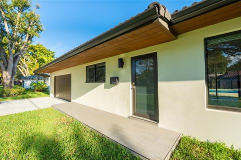 Casa en venta en Miami Lakes, Florida, 3 dormitorios, 96.62 m2 № 1992676 - foto 4