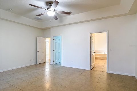 House in Clermont, Florida 4 bedrooms, 302.3 sq.m. № 1649330 - photo 22