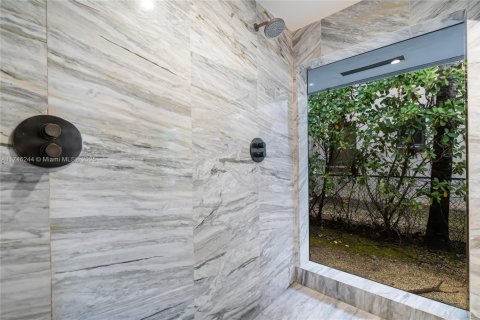 Casa en alquiler en Hallandale Beach, Florida, 4 dormitorios, 306.58 m2 № 1692096 - foto 27